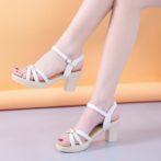 レディースのサンダル