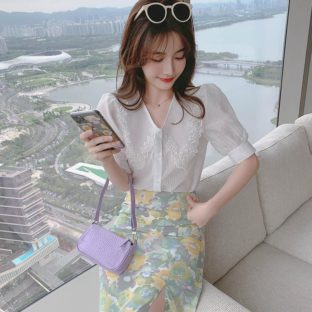 送料無料 韓国 ツーピース Vネックのシフォンシャツ + 花柄のサマースカート