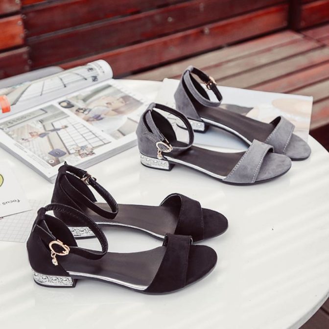 レディースのサンダル