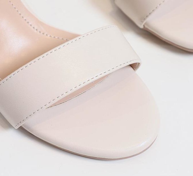 レディースのサンダル