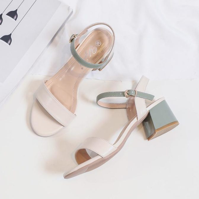 レディースのサンダル