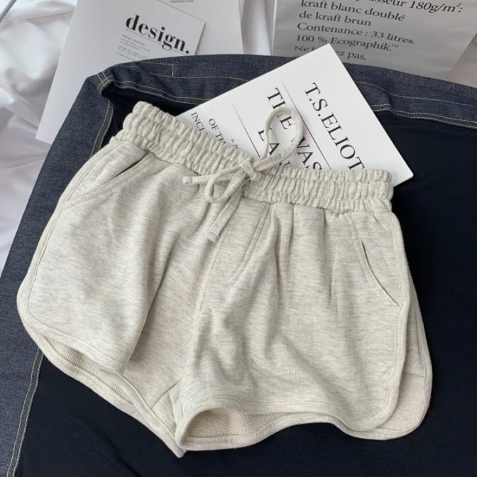 綿素材のレディースショートパンツ