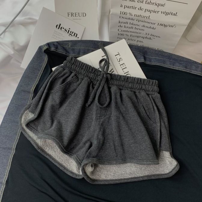 綿素材のレディースショートパンツ