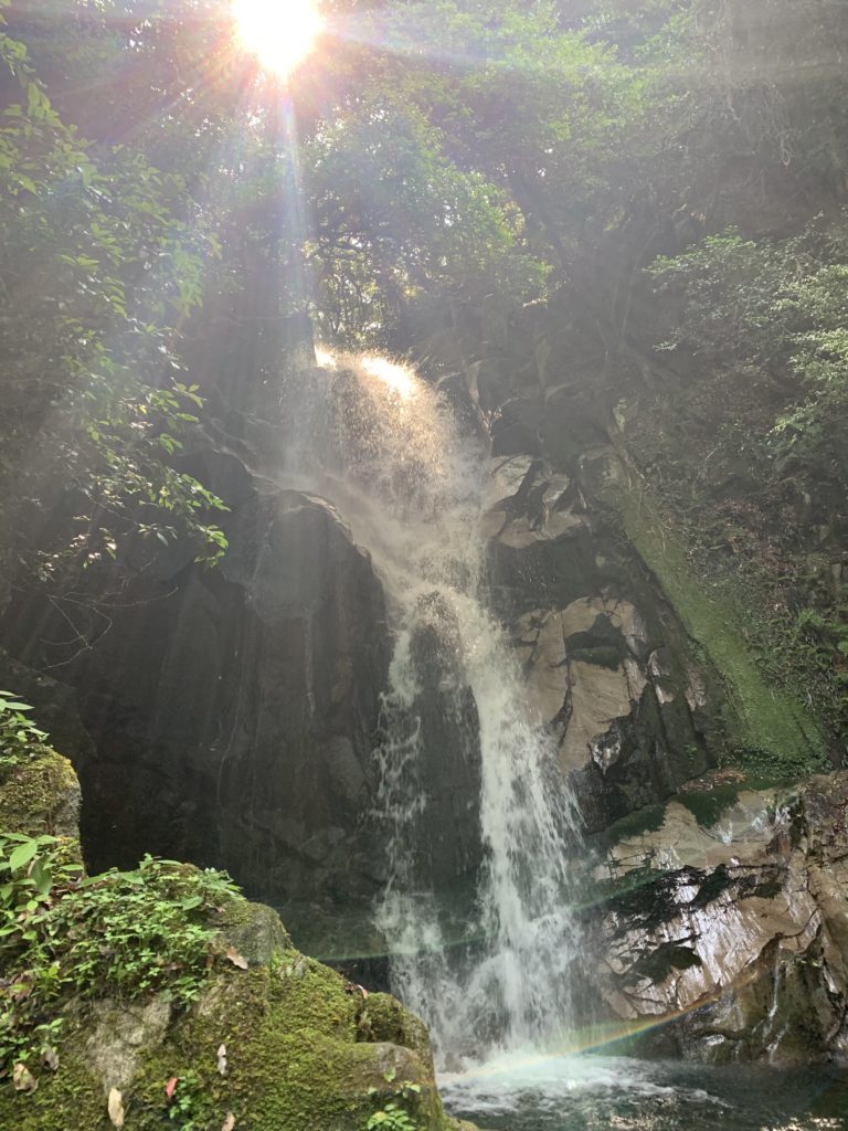 佐賀県鳥栖市御手水の滝