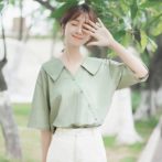 レディースの夏用ブラウスを着た女性