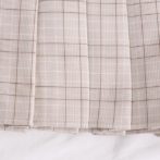 チェック柄のショート丈スカート