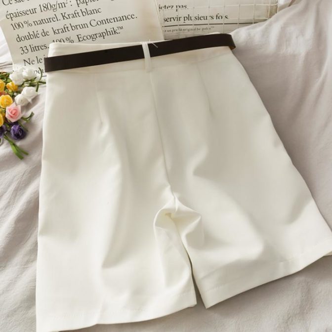 レディースのショートパンツ