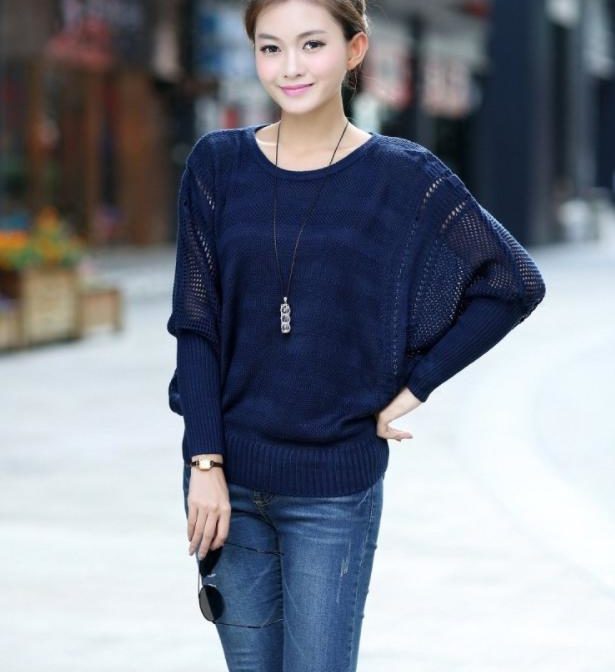 秋用のトップスを着た女性