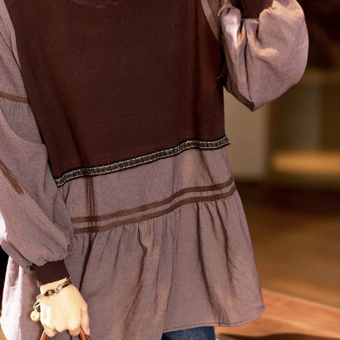秋用のトップスを着た女性