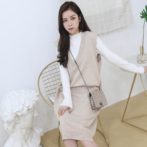 マタニティウェアを着た女性