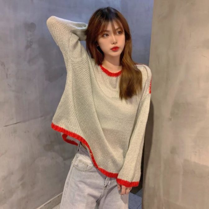 秋用のセーターを着た女性