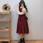 ワンピースを着た女性