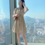 春物のワンピースを着た女性