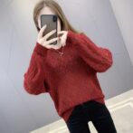 春用のセーターを着た女性