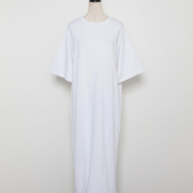 レディースのバックスリットロングワンピース