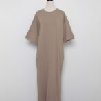 レディースのバックスリットロングワンピース