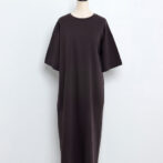 レディースのバックスリットロングワンピース