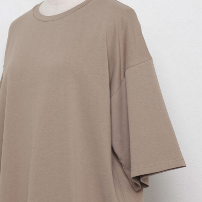 レディースのバックスリットロングワンピース 正面アップ画像